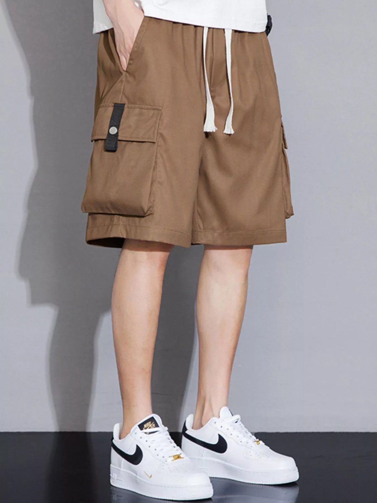 Men's Plus Size Casual Cargo Shorts with Drawstring in Brown