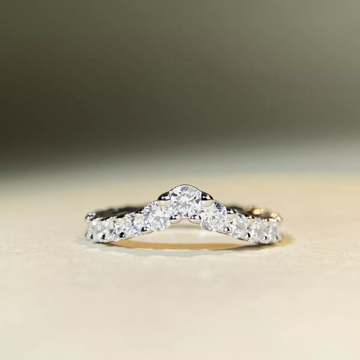 925 Sterling Silver Zircon V-Shaped Ring - Lilixa.store