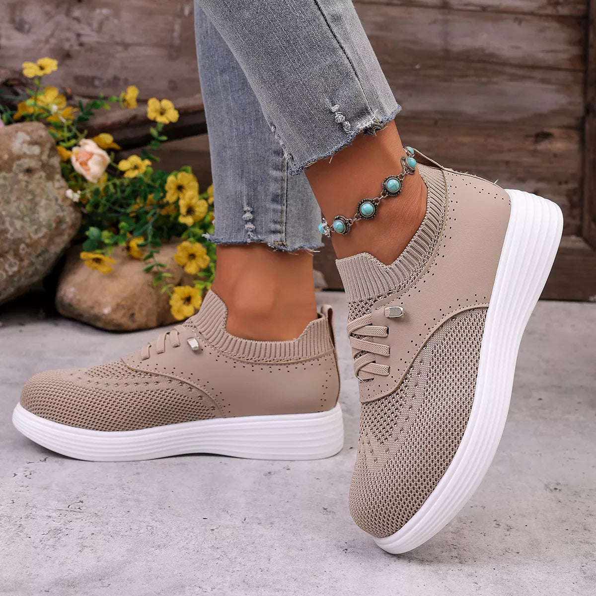 Round Toe Lace Up Sneakers - Lilixa.store