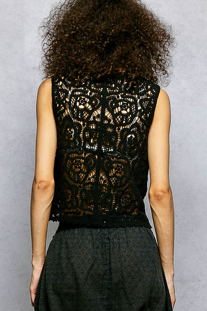 POL Button Down Cropped Crochet Vest with Scalloped Edge - Lilixa.store