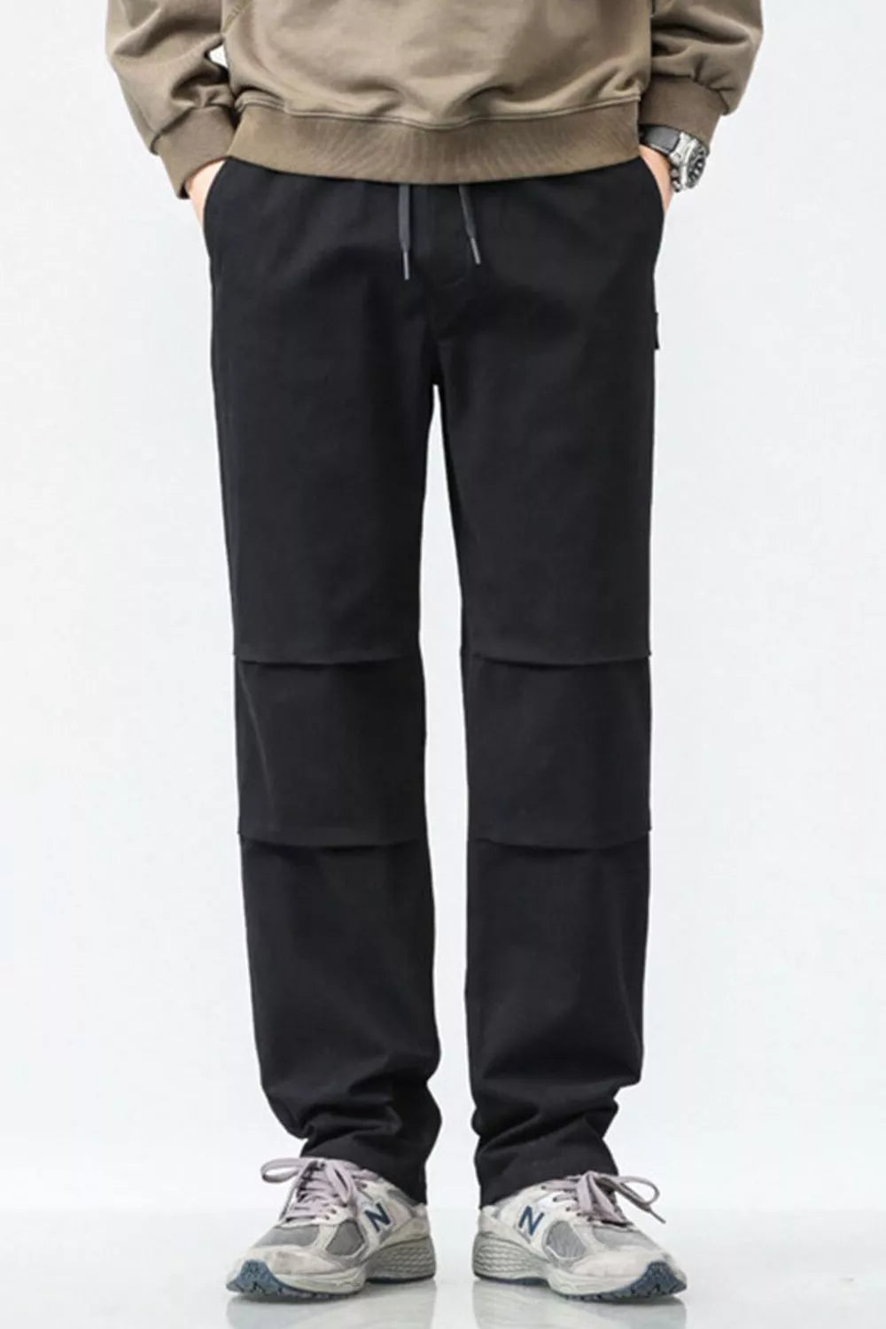 Men's Relaxed Fit Cargo Pants in Black