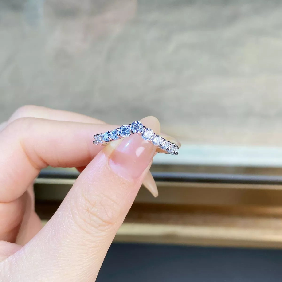925 Sterling Silver Zircon V-Shaped Ring - Lilixa.store