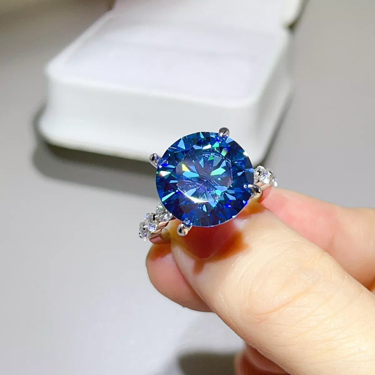 10 Carat 925 Sterling Silver Moissanite Ring - Lilixa.store