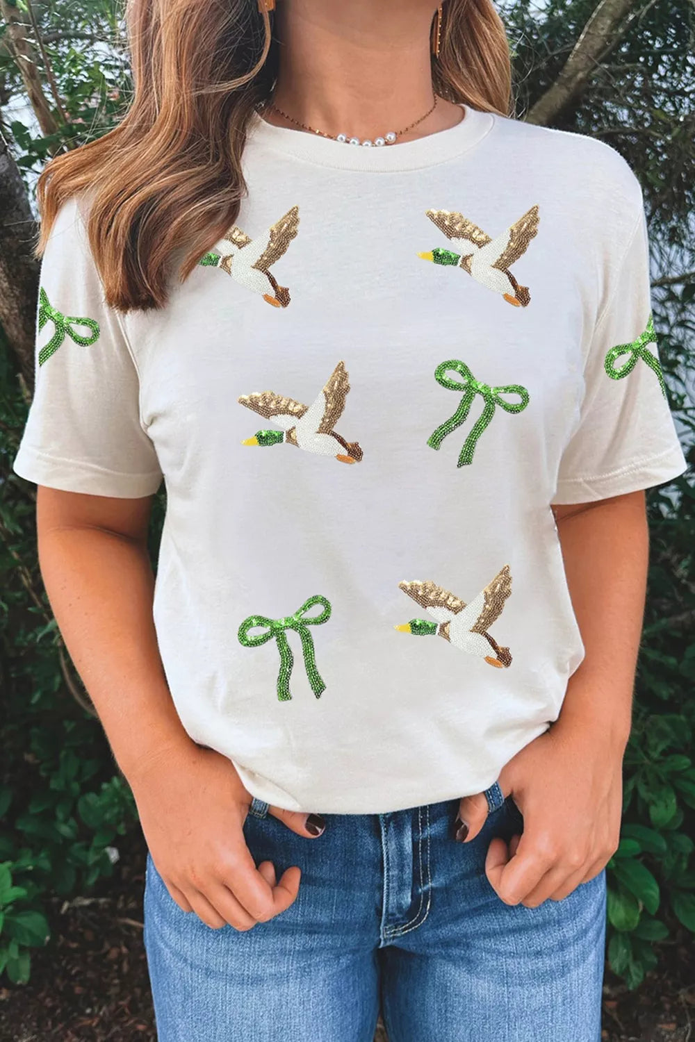 Full Size Sequin Mallard Bow Round Neck Graphic T Shirt Plus Size in White, view 4