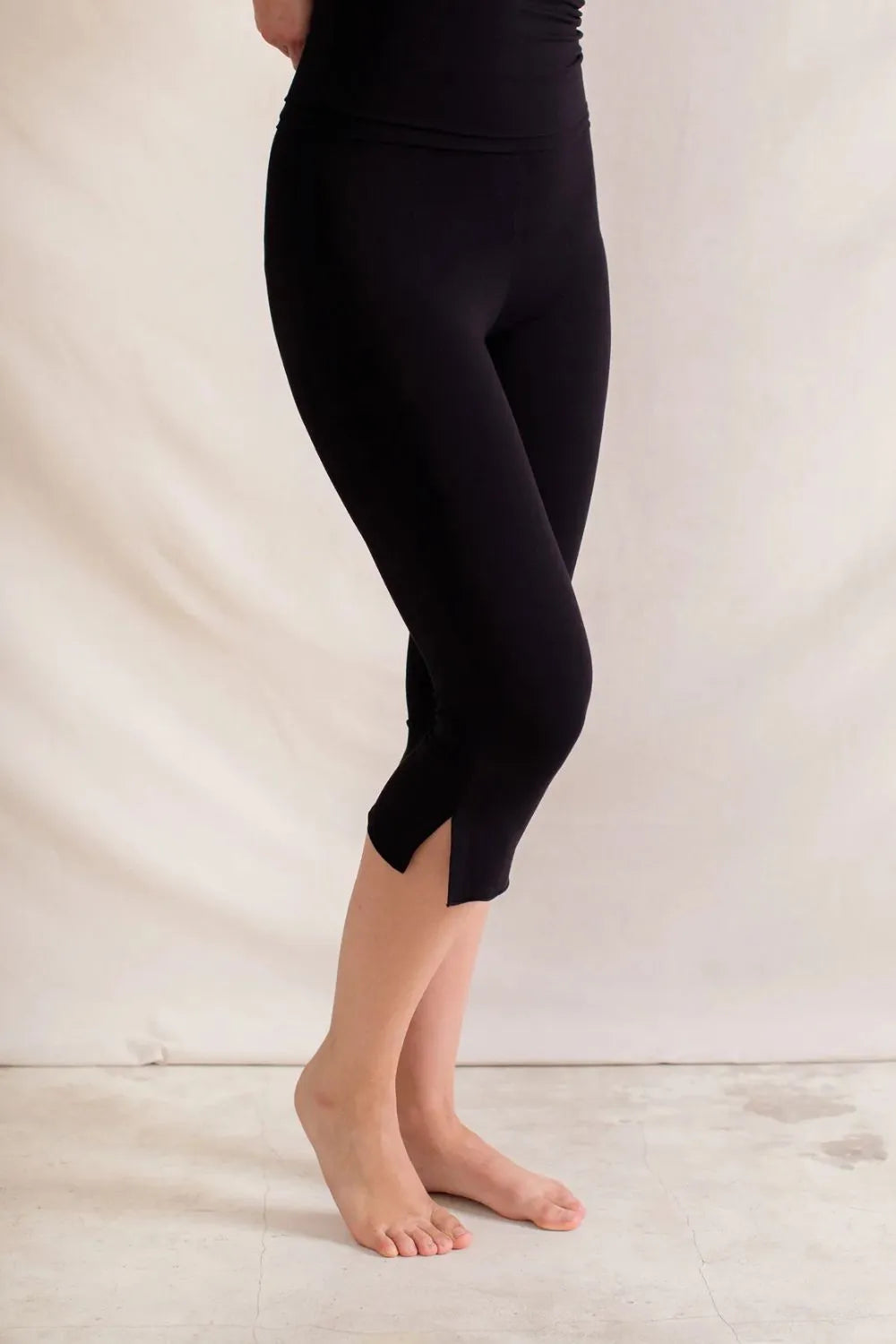 Side Slit Capris Leggings - Lilixa.store