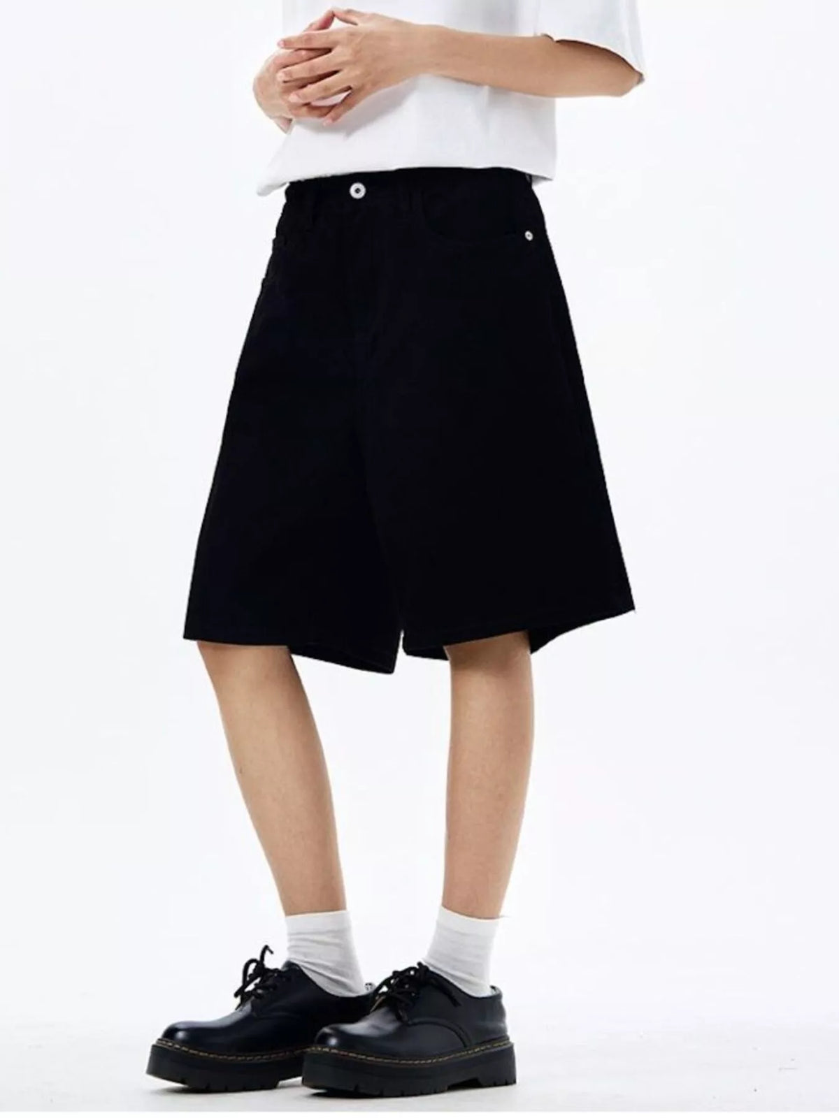 Men's Loose Fit Shorts in Black