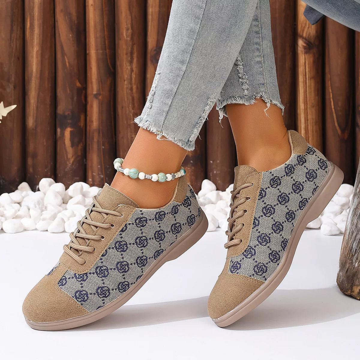 Round Toe Lace Up Sneakers - Lilixa.store