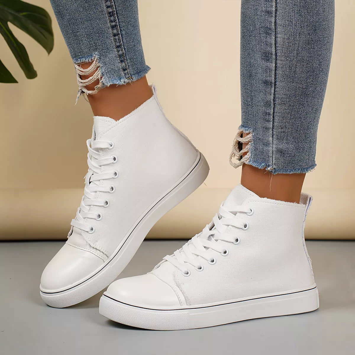 Round Toe Lace Up Sneakers - Lilixa.store