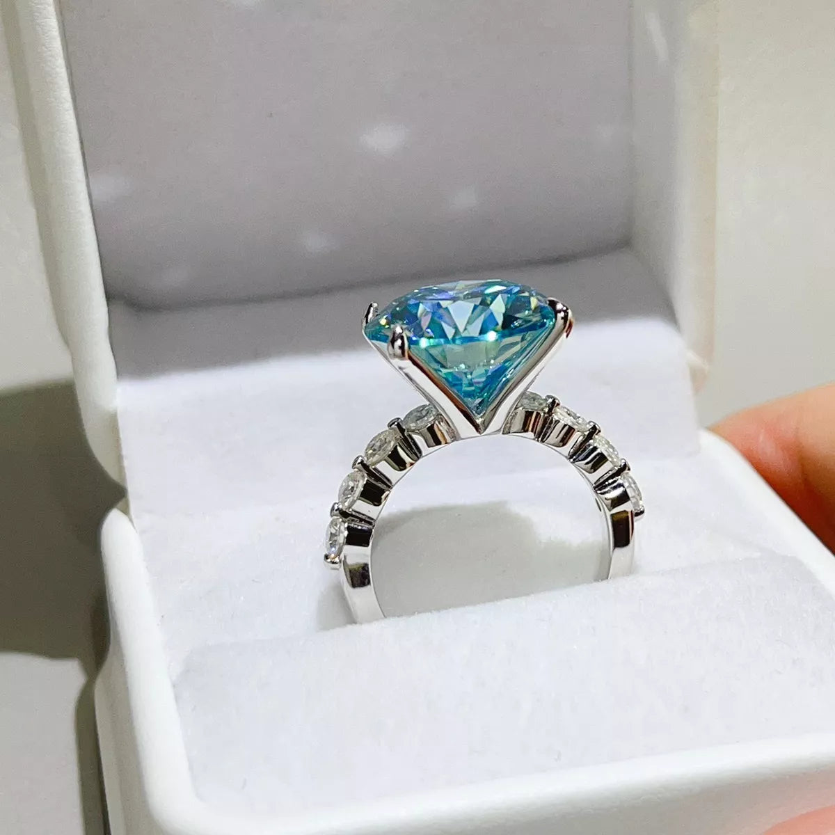 10 Carat 925 Sterling Silver Moissanite Ring - Lilixa.store