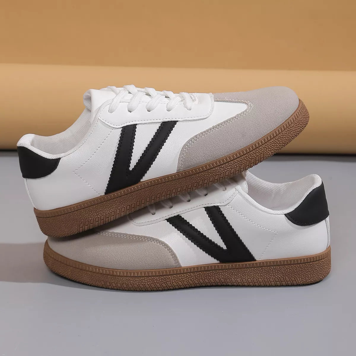 Round Toe Lace Up Sneakers - Lilixa.store