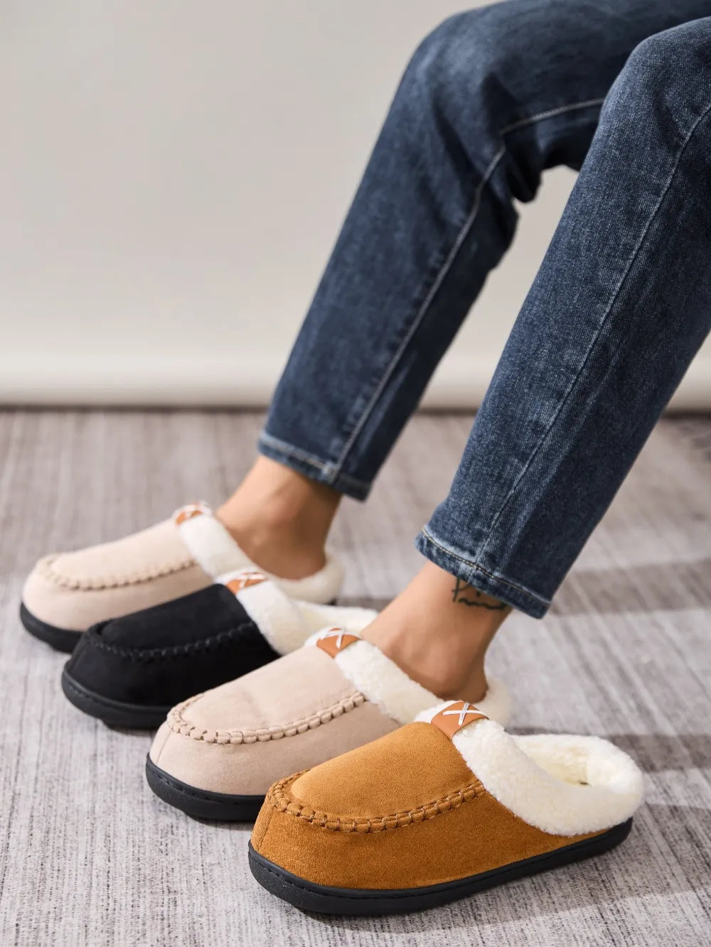 Contrast Round Toe Flat Slippers - Lilixa.store