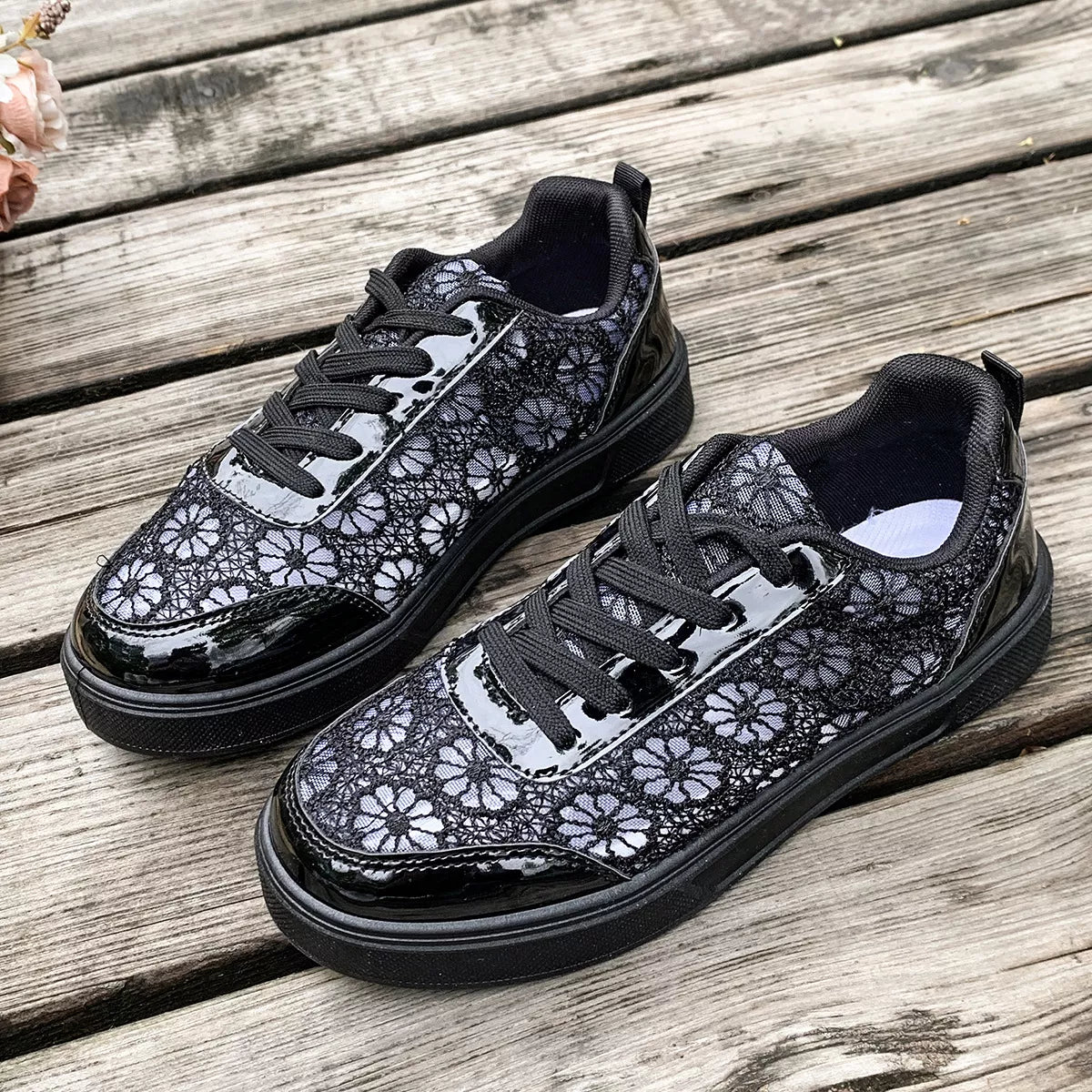 Round Toe Lace Sneakers - Lilixa.store