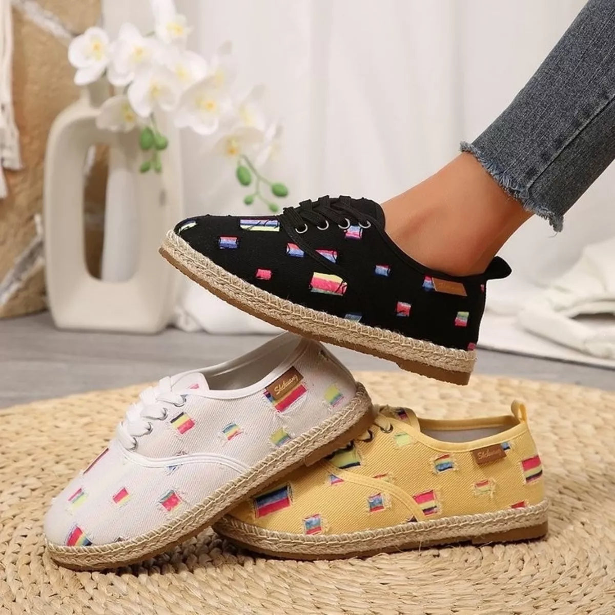 Round Toe Lace Up Sneakers - Lilixa.store