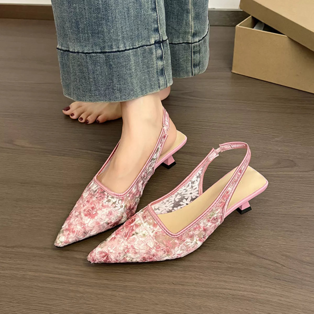 Lace Pointed-Toe Slingback Pumps - Lilixa.store