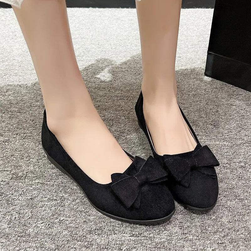 Bow Point Toe Low Heel Slip-Ons in Black