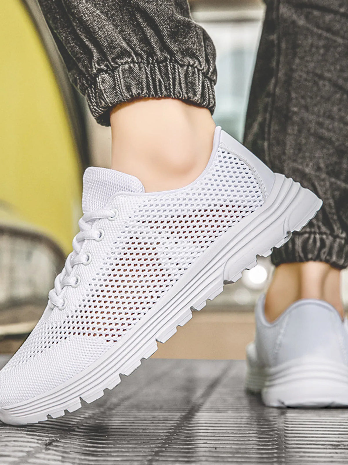 Lightweight Breathable Mesh Athletic Sneakers - Lilixa.store