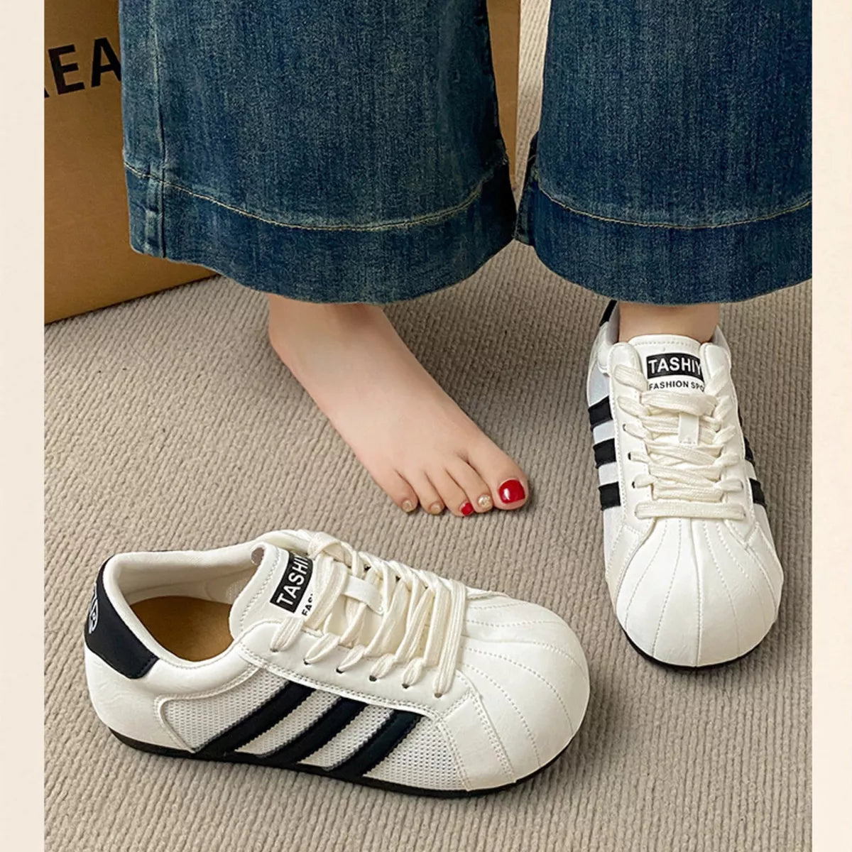 Lace Up Round Toe Sneakers - Lilixa.store