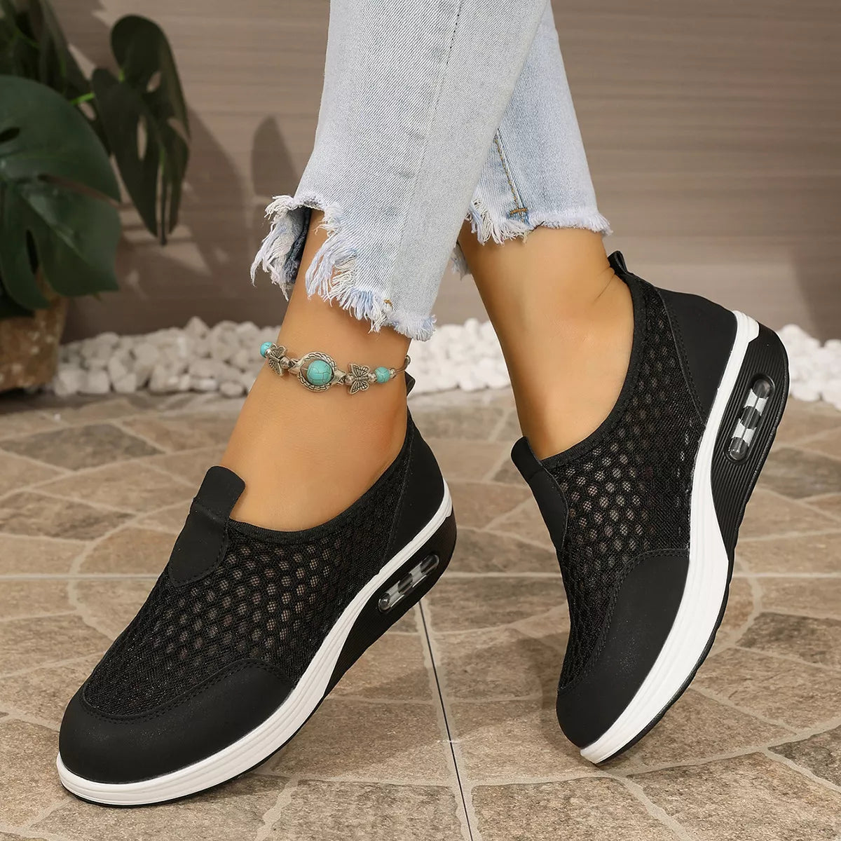 Round Toe Mesh Sneakers - Lilixa.store