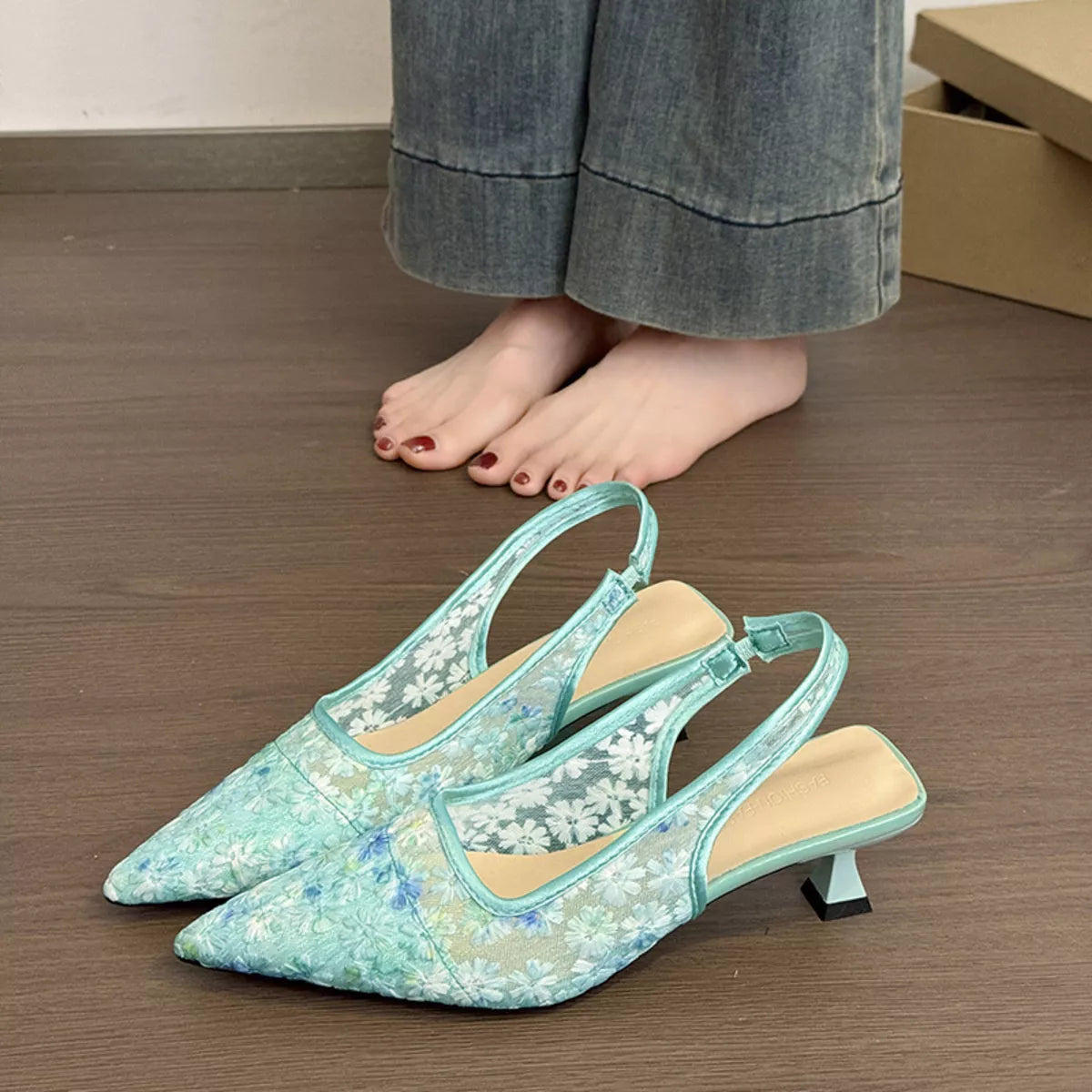 Lace Pointed-Toe Slingback Pumps - Lilixa.store