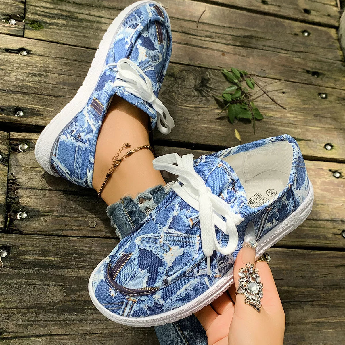 Round Toe Lace Up Sneakers - Lilixa.store