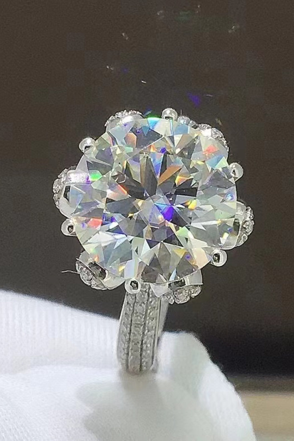 5 Carat Moissanite Side Stone Ring – image 1 | Lilixa Trending Jewelry