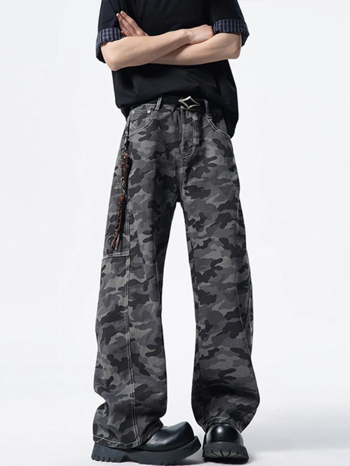 Men's Camo Wide-Leg Pants in Camouflage Color, view 2