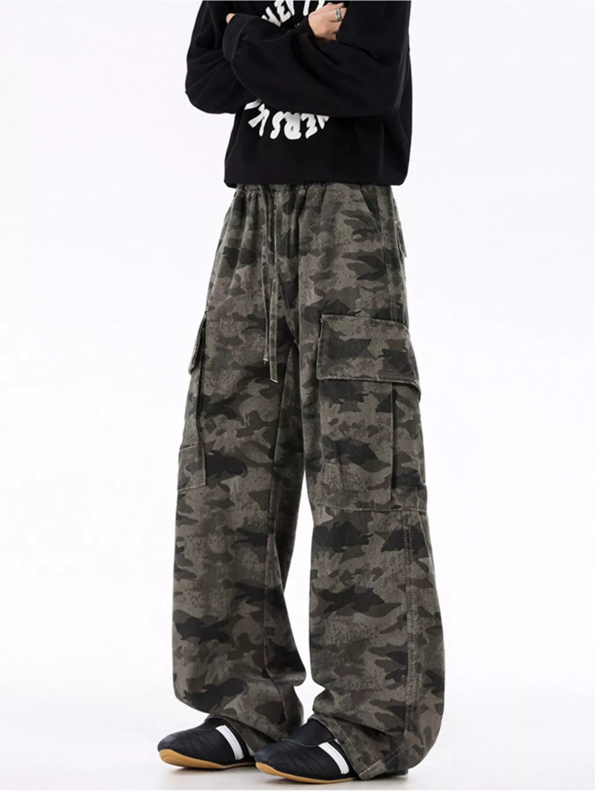 Men's Plus Size Camouflage Wide Leg Pants in Green Camouflage, view 2