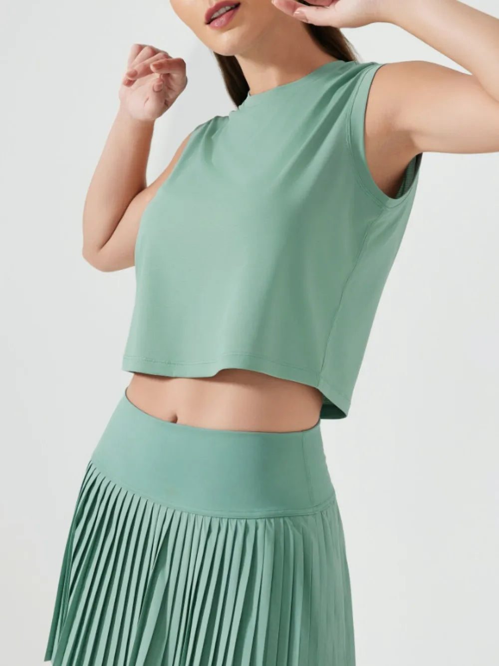 Millennia Round Neck Cropped Active Tank - Lilixa.store
