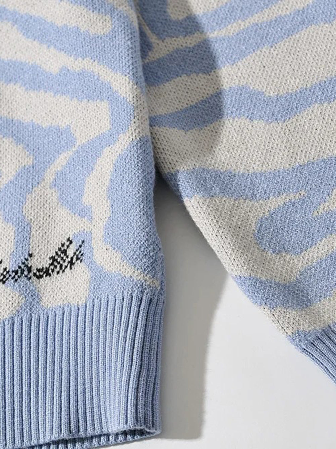 Printed V-Neck Long Sleeve Sweater in Misty Blue, view 4