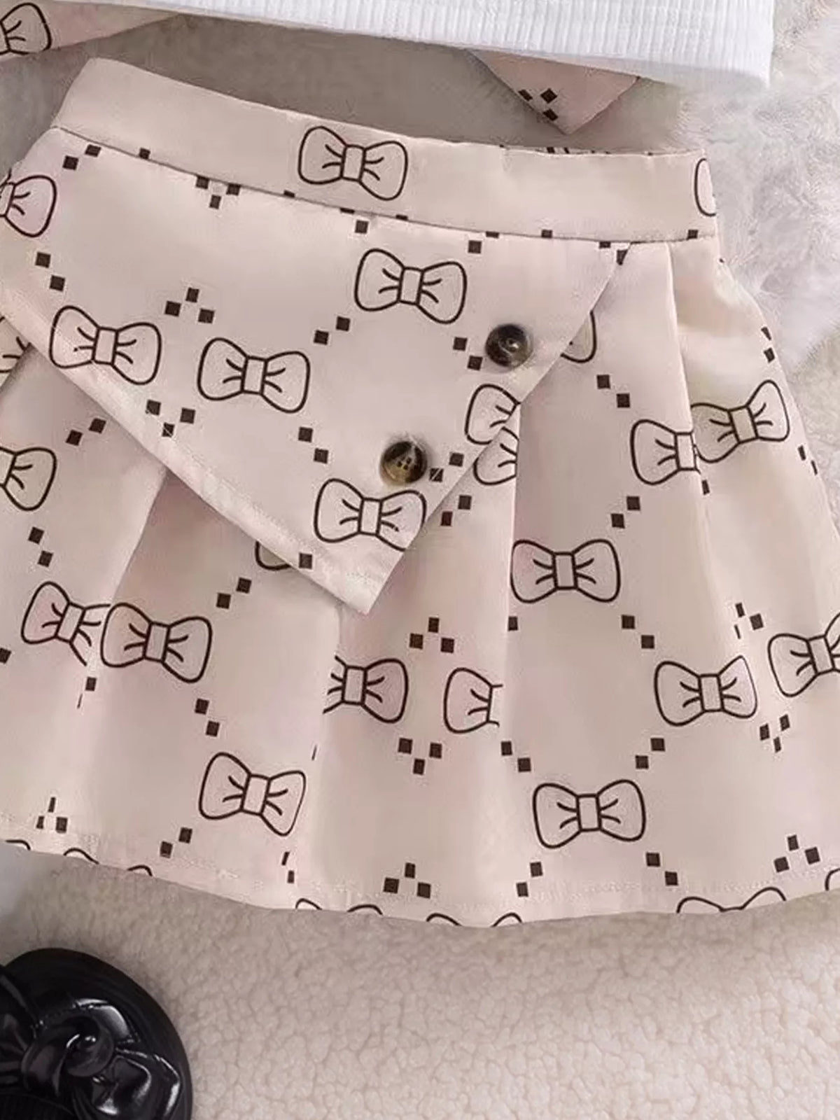 Children's Chic Bow-Print Jacket and Pleated Skirt Set with Ribbed Tank in Khaki Color, view 4