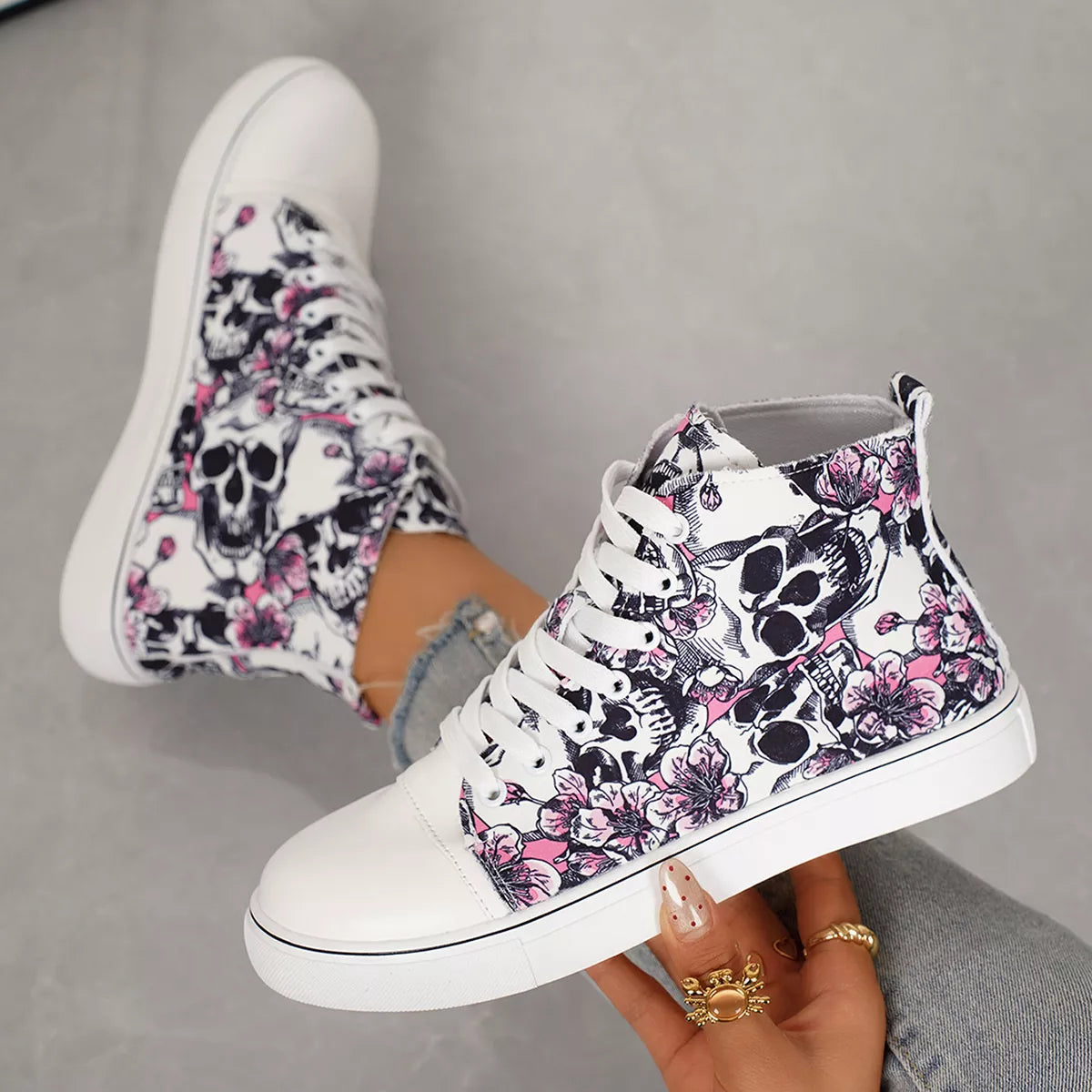 Round Toe Lace Up Sneakers - Lilixa.store