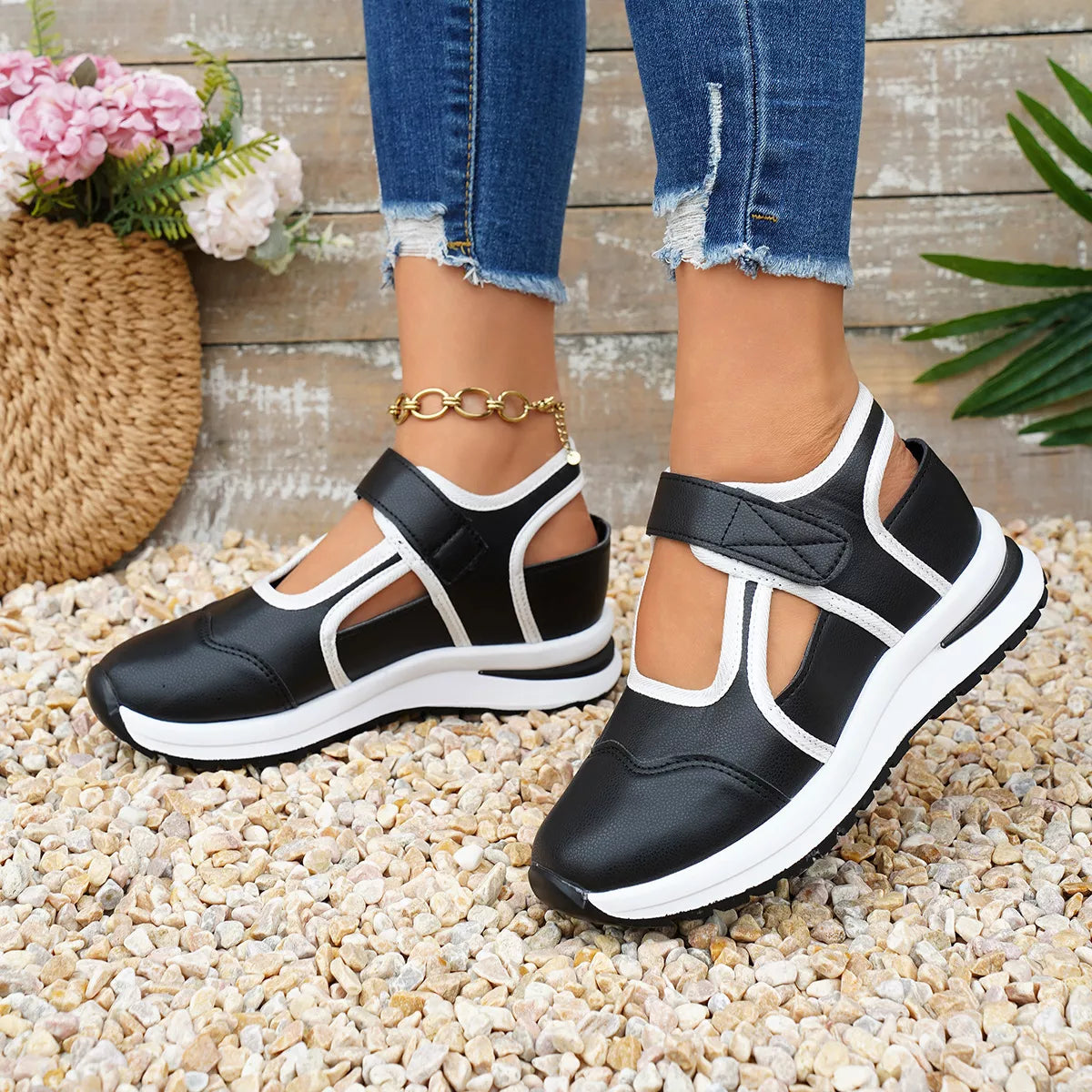 Round Toe Contrast Sneakers - Lilixa.store