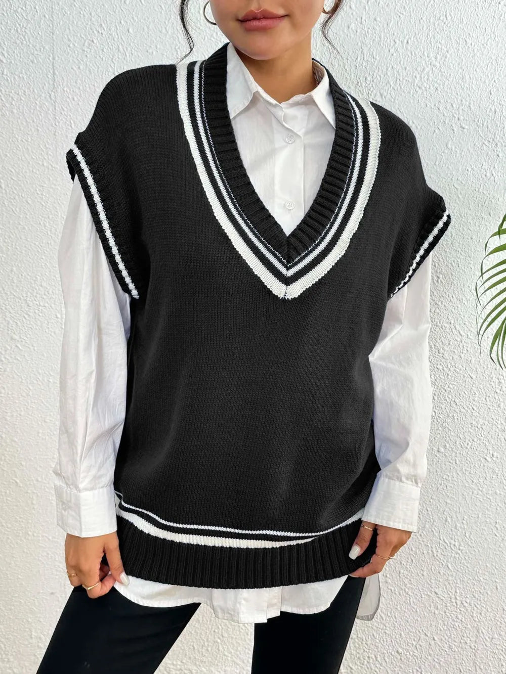 Contrast Trim V-Neck Sweater Vest in Black