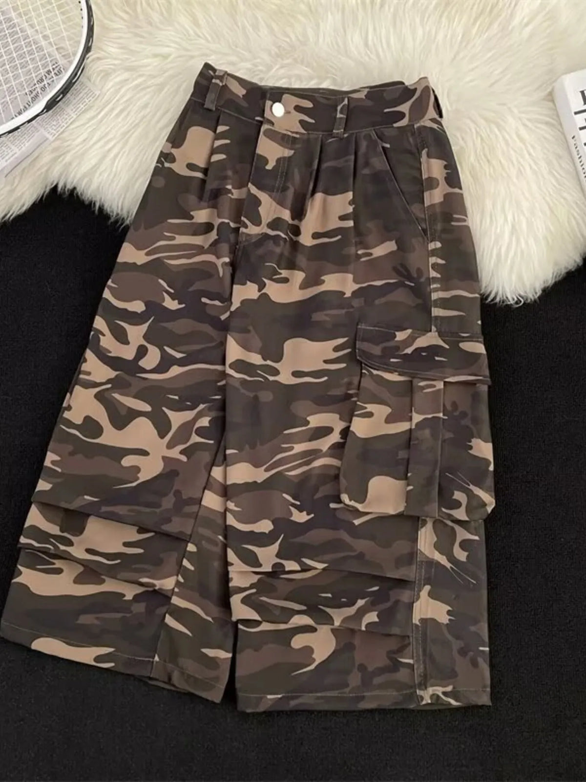 Men's Camouflage Cargo Shorts with Multiple Pockets in Camouflage Color, view 3