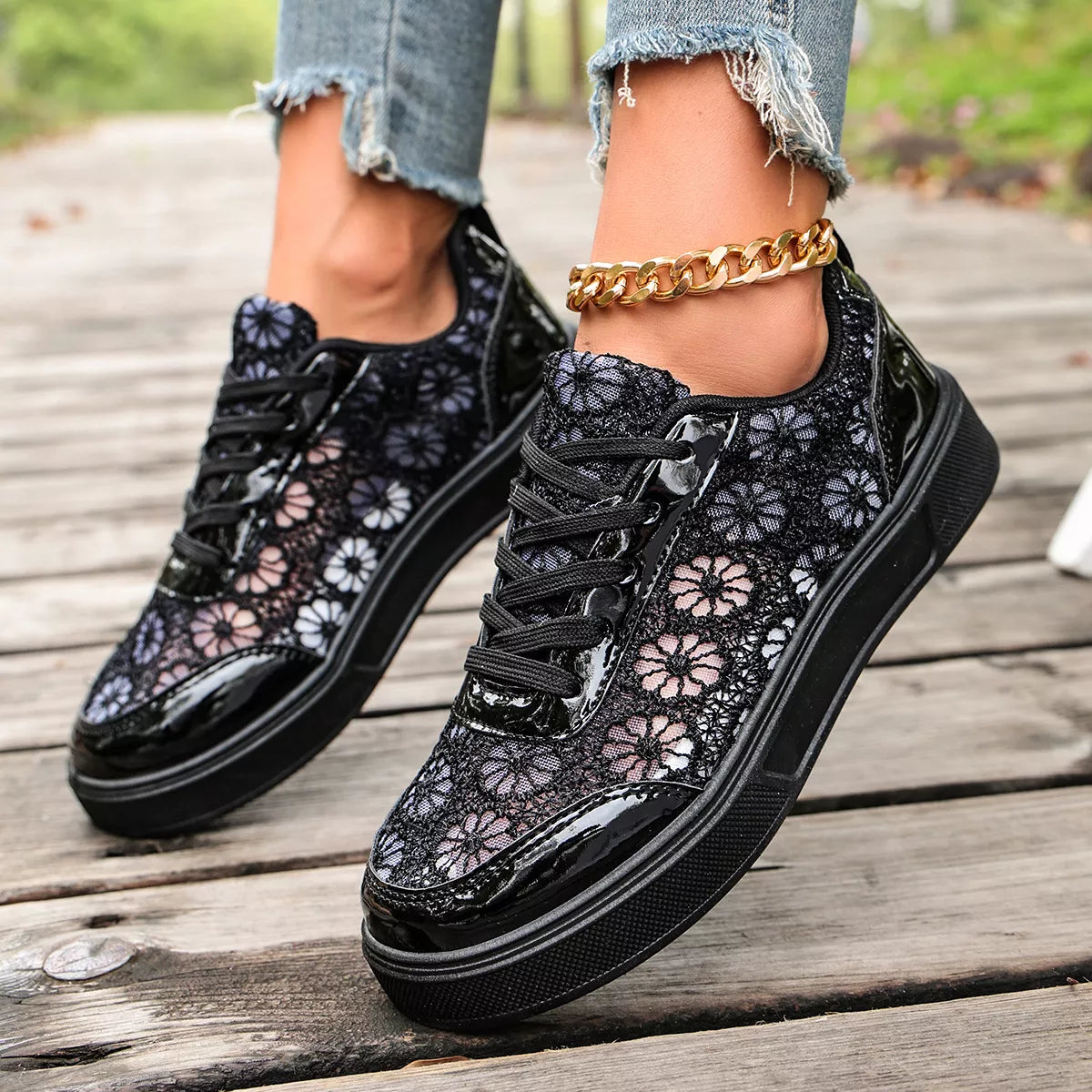 Round Toe Lace Sneakers - Lilixa.store