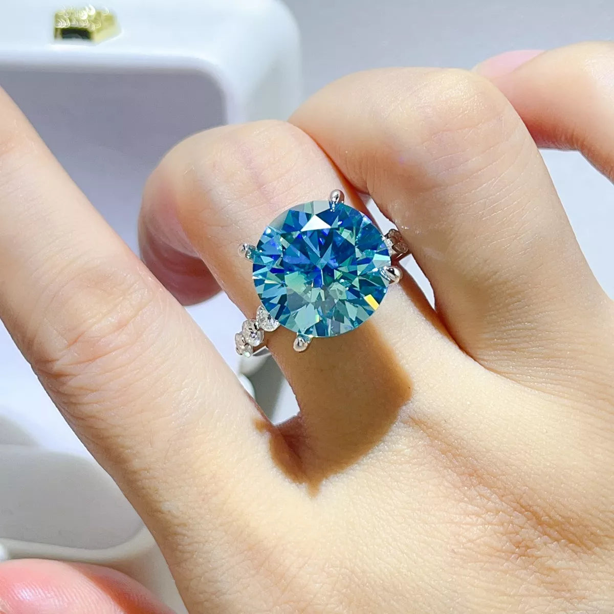 10 Carat 925 Sterling Silver Moissanite Ring - Lilixa.store