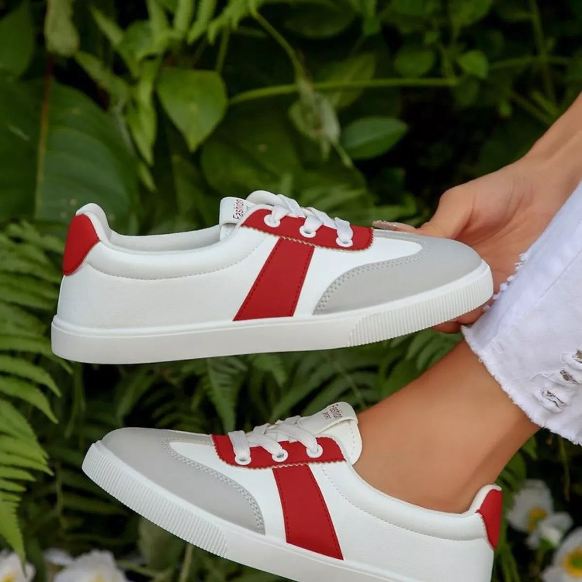 Round Toe Lace Up Sneakers - Lilixa.store