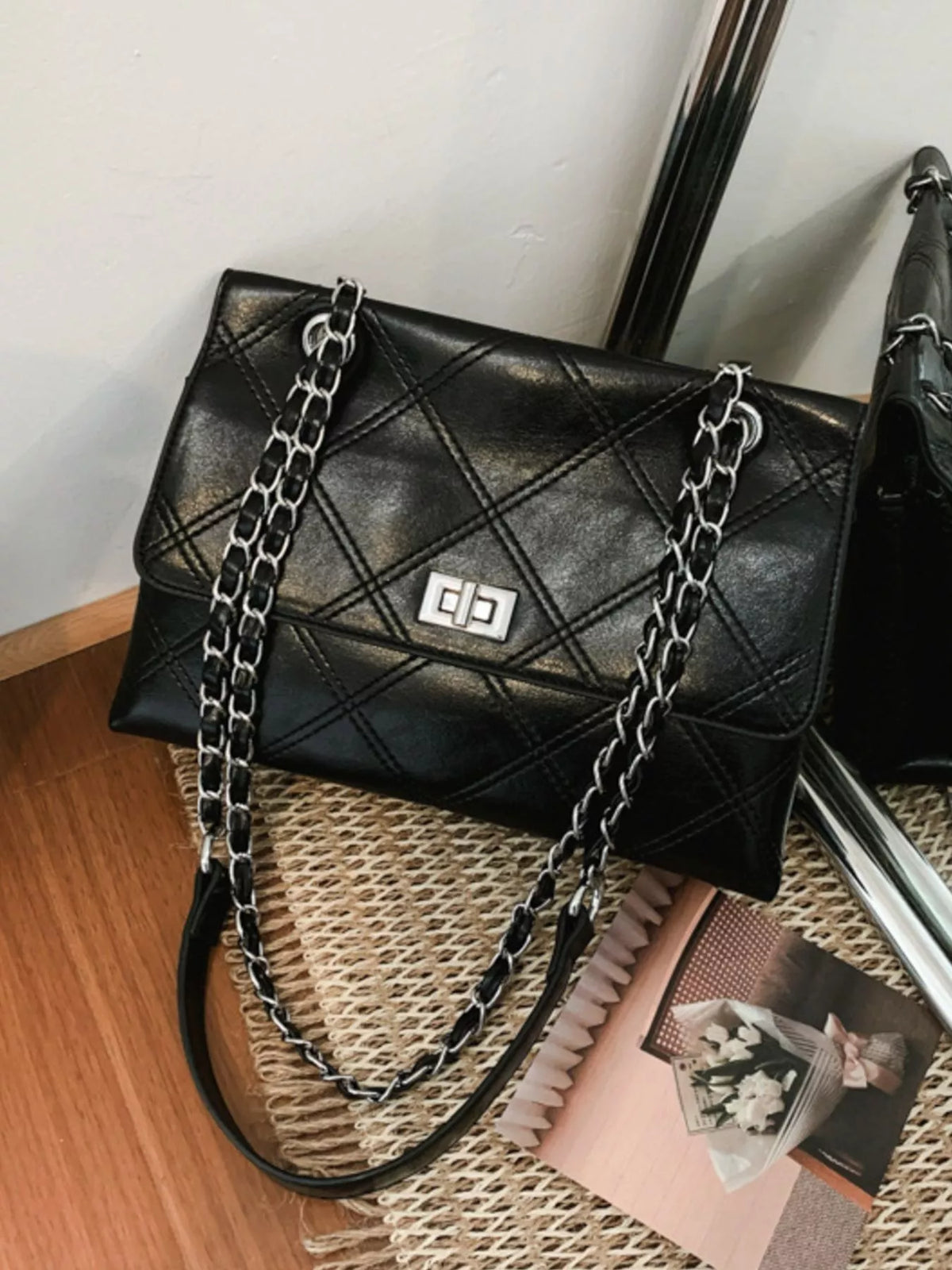 Quilted Chain Shoulder Bag - Lilixa.store