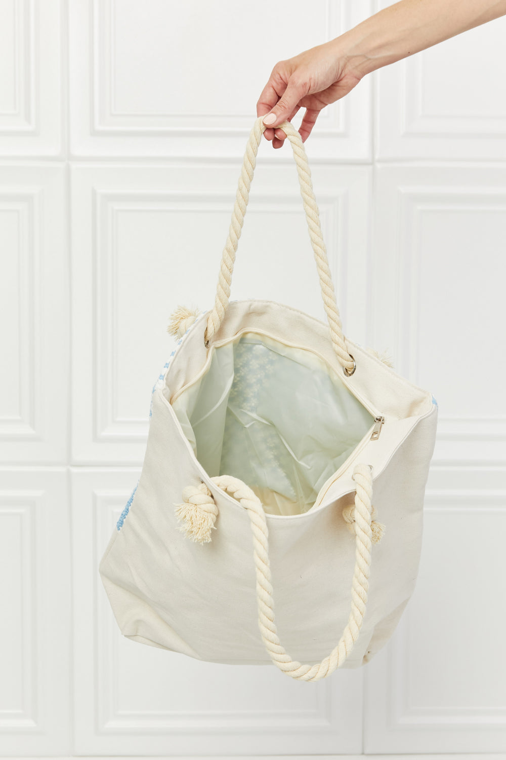 Justin Taylor Picnic Date Tassel Tote Bag - Lilixa.store