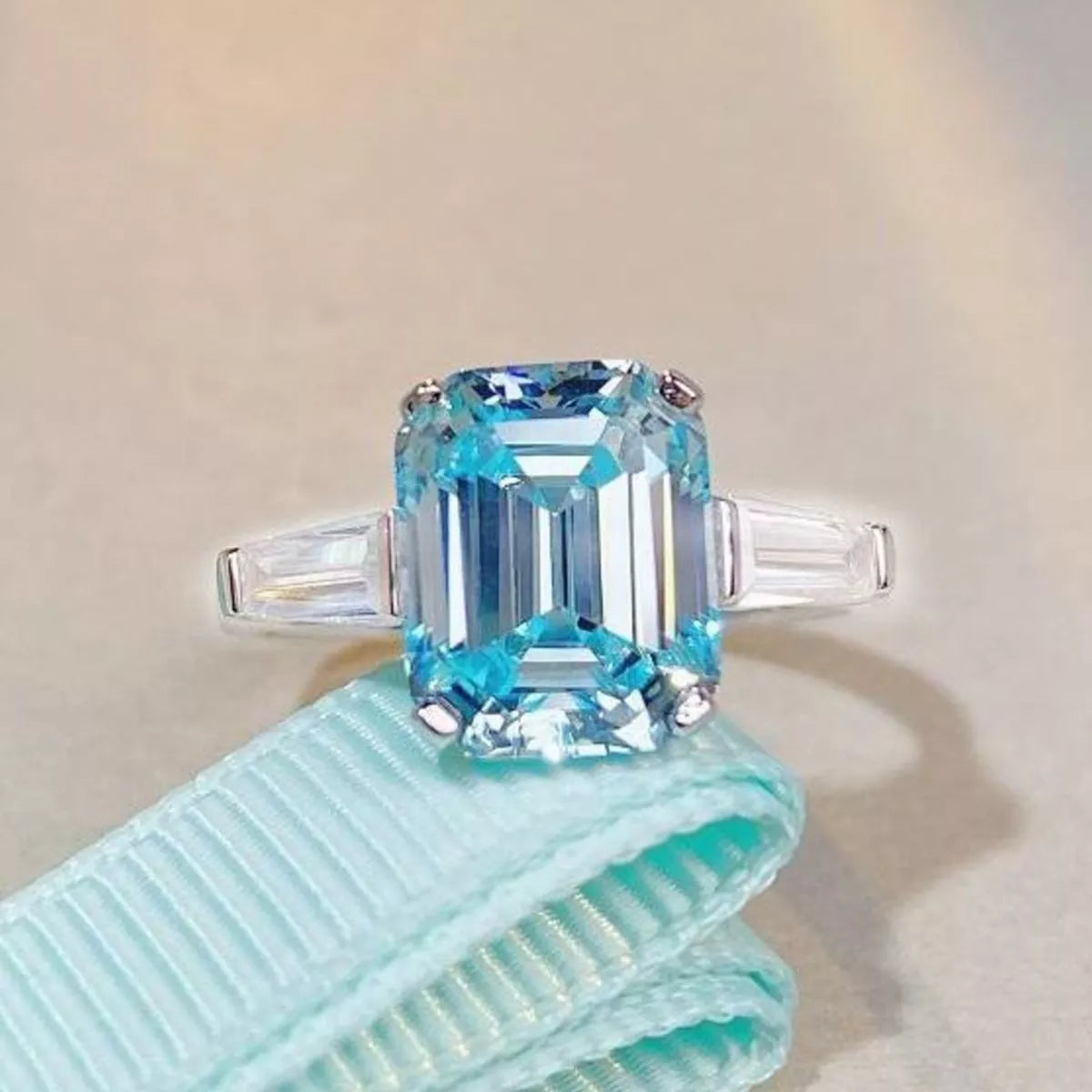 925er Sterlingsilber Zirkon Geometrischer Ring