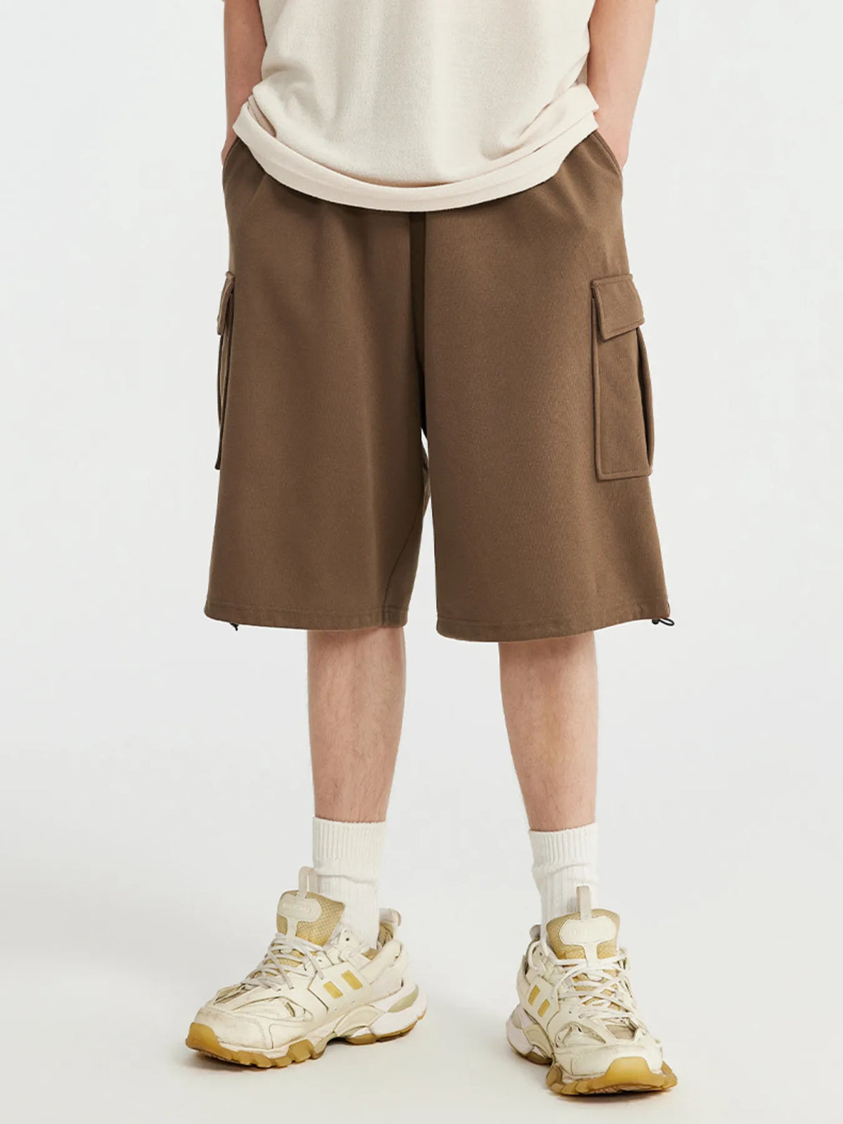 Men's Relaxed Fit Cargo Shorts in Brown