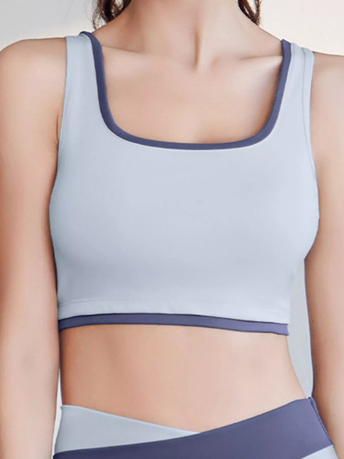 Contrast Trim Scoop Neck Active Bra