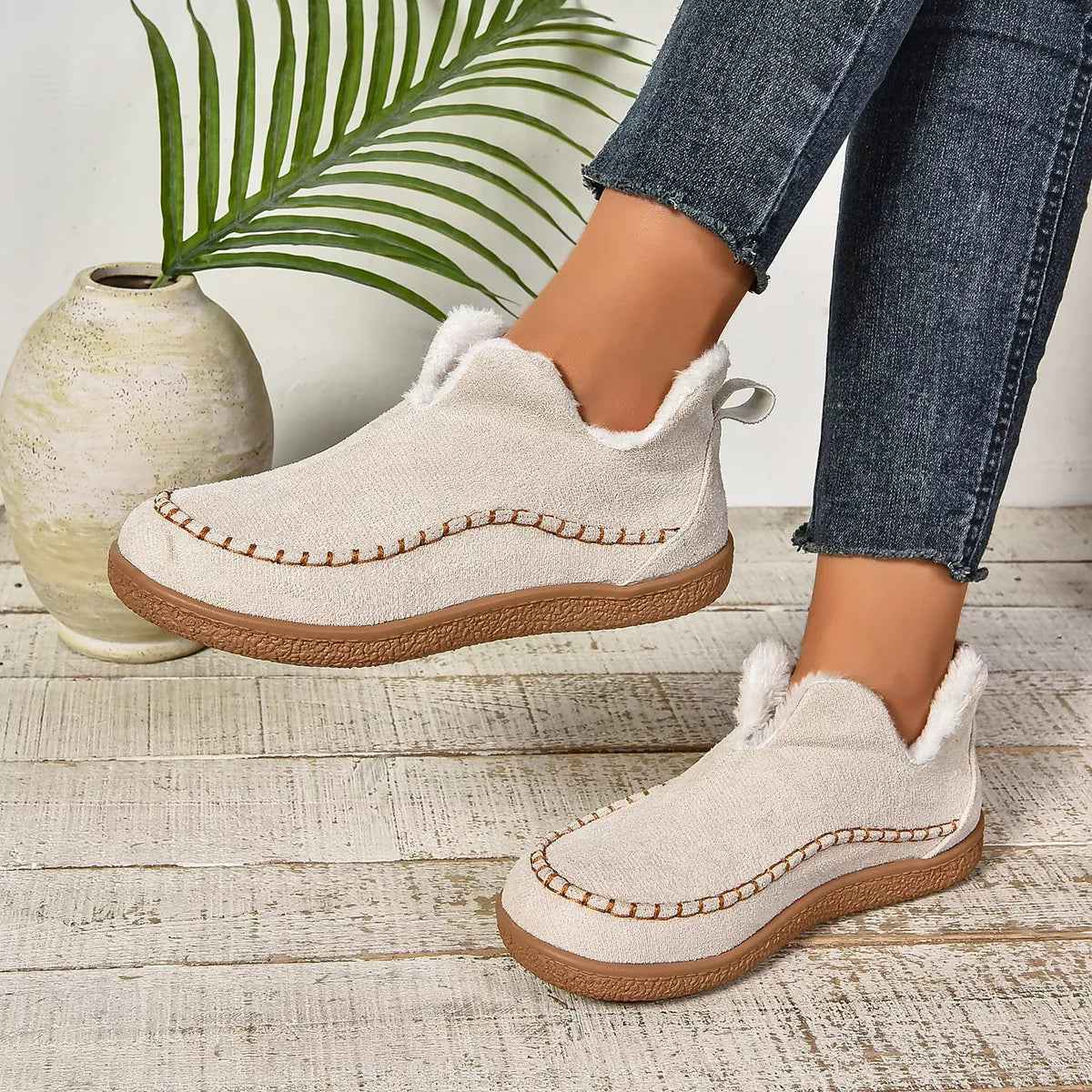 Round Toe Plush Lined Shoes - Lilixa.store