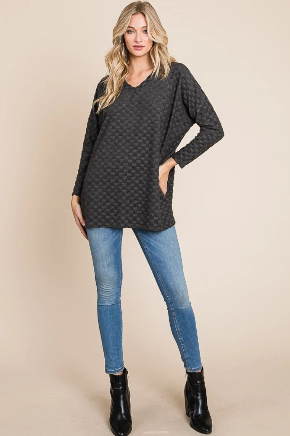 BOMBOM Checkered Long Sleeve V-Neck T-Shirt - Lilixa.store