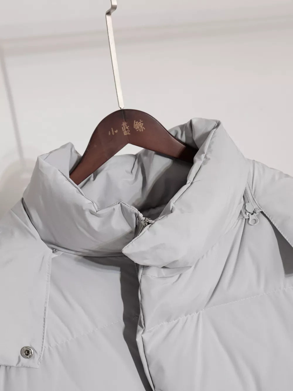 Pocketed Zip Up Hooded Puffer Jacket in Light Gray