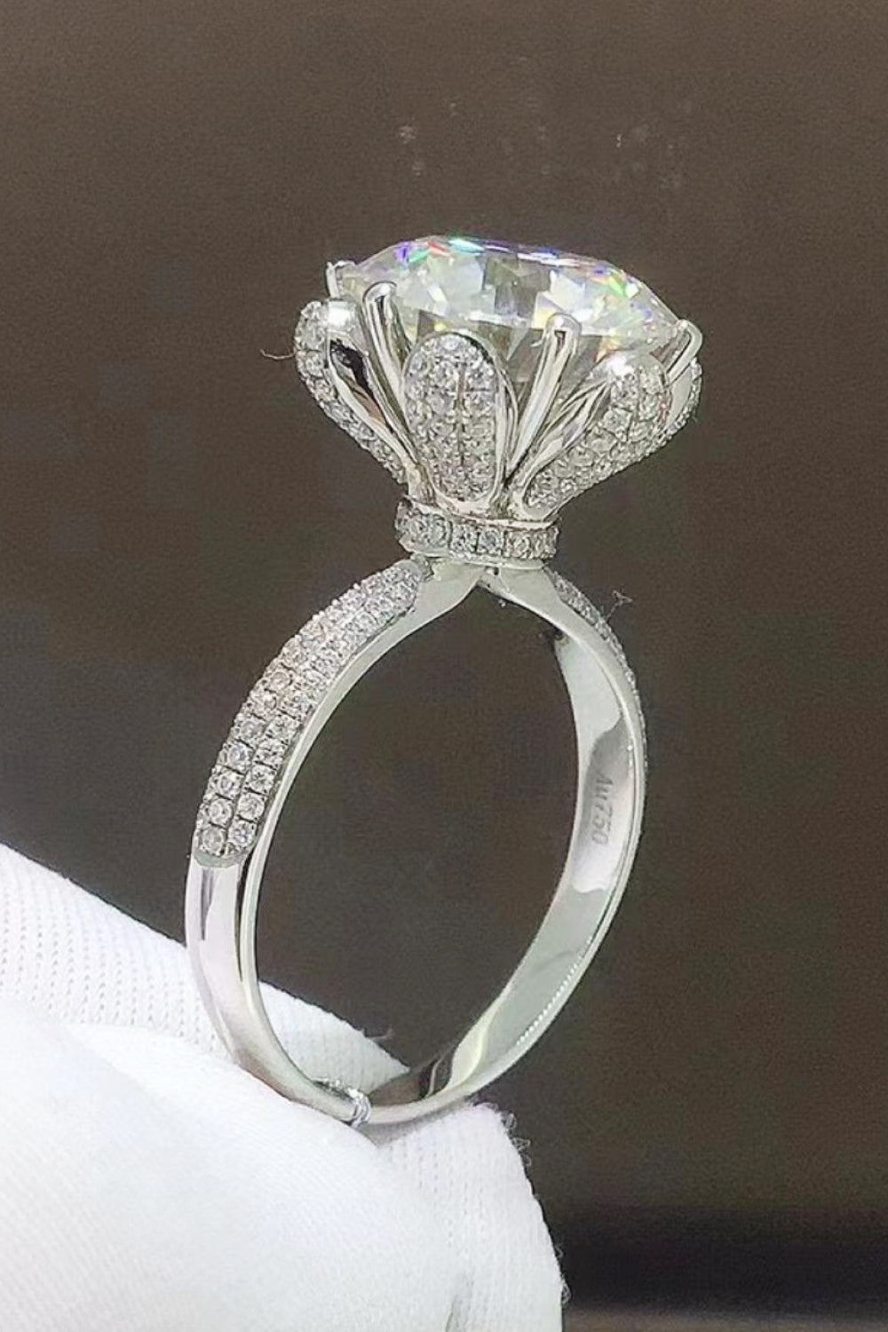5 Carat  Moissanite Side Stone Ring - Lilixa.store