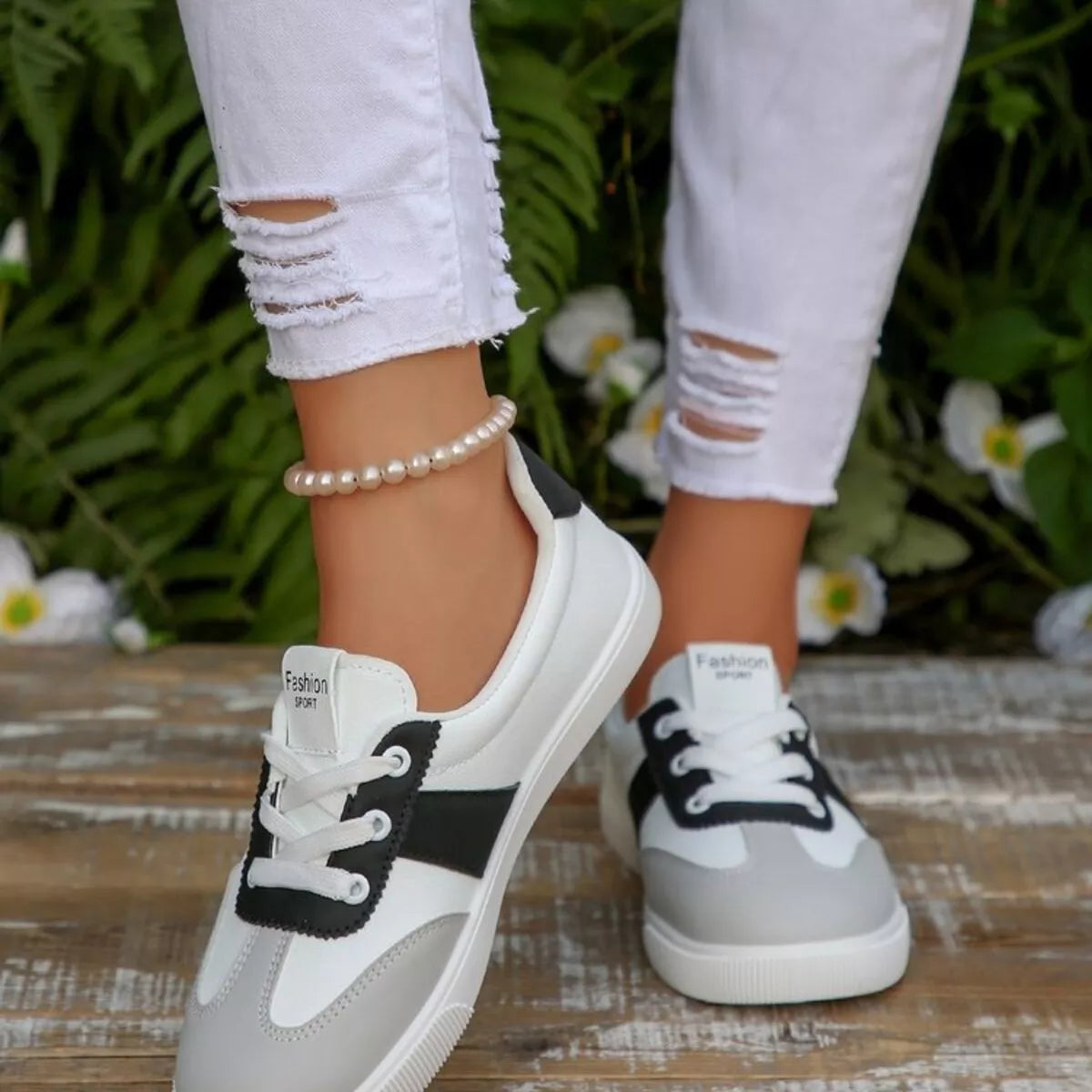 Round Toe Lace Up Sneakers - Lilixa.store