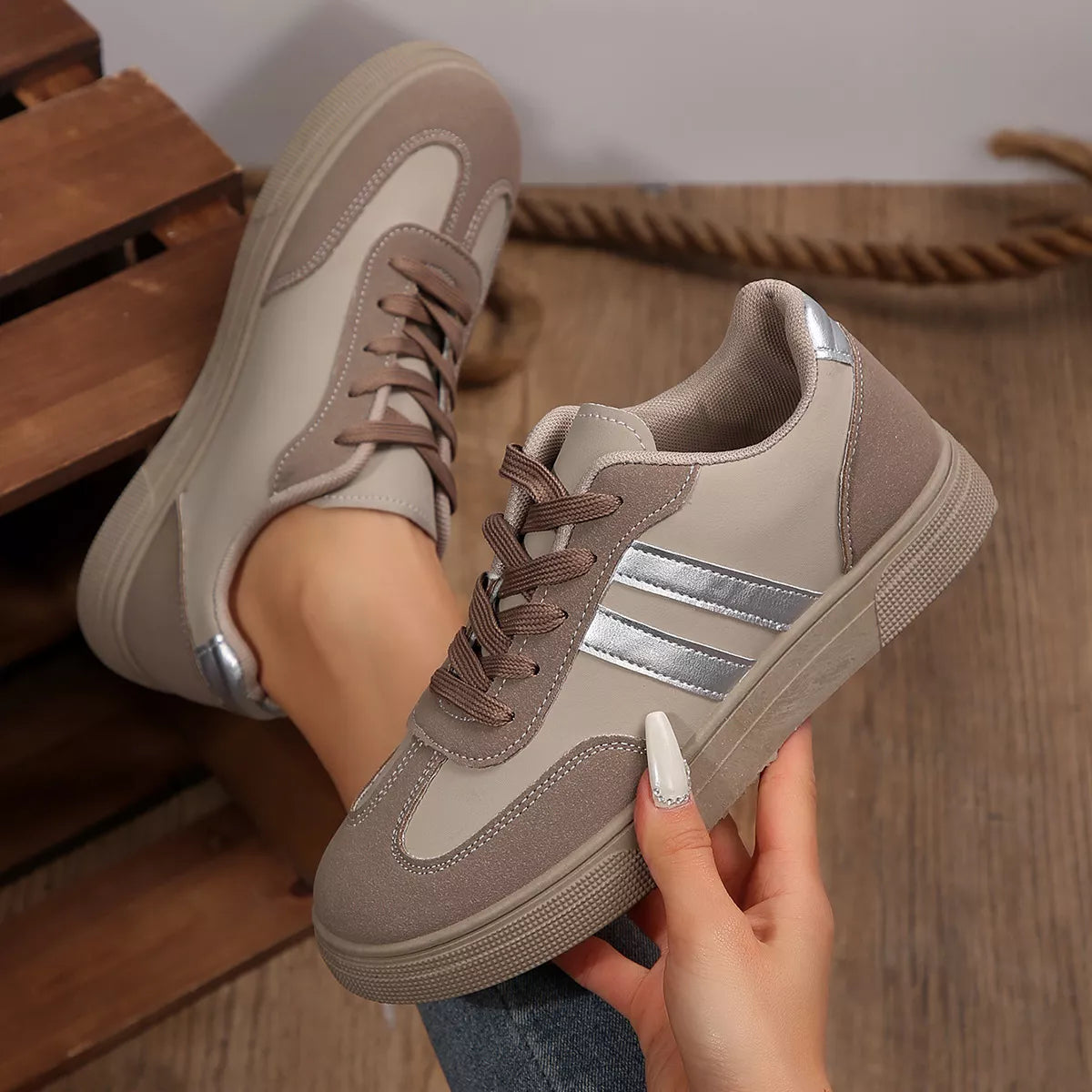 Round Toe Lace Up Sneakers - Lilixa.store
