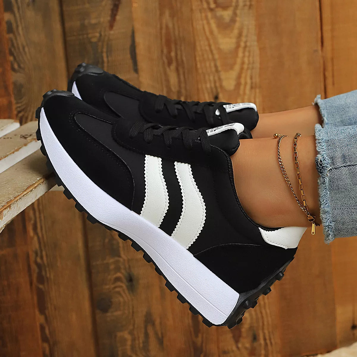 Round Toe Lace Up Sneakers