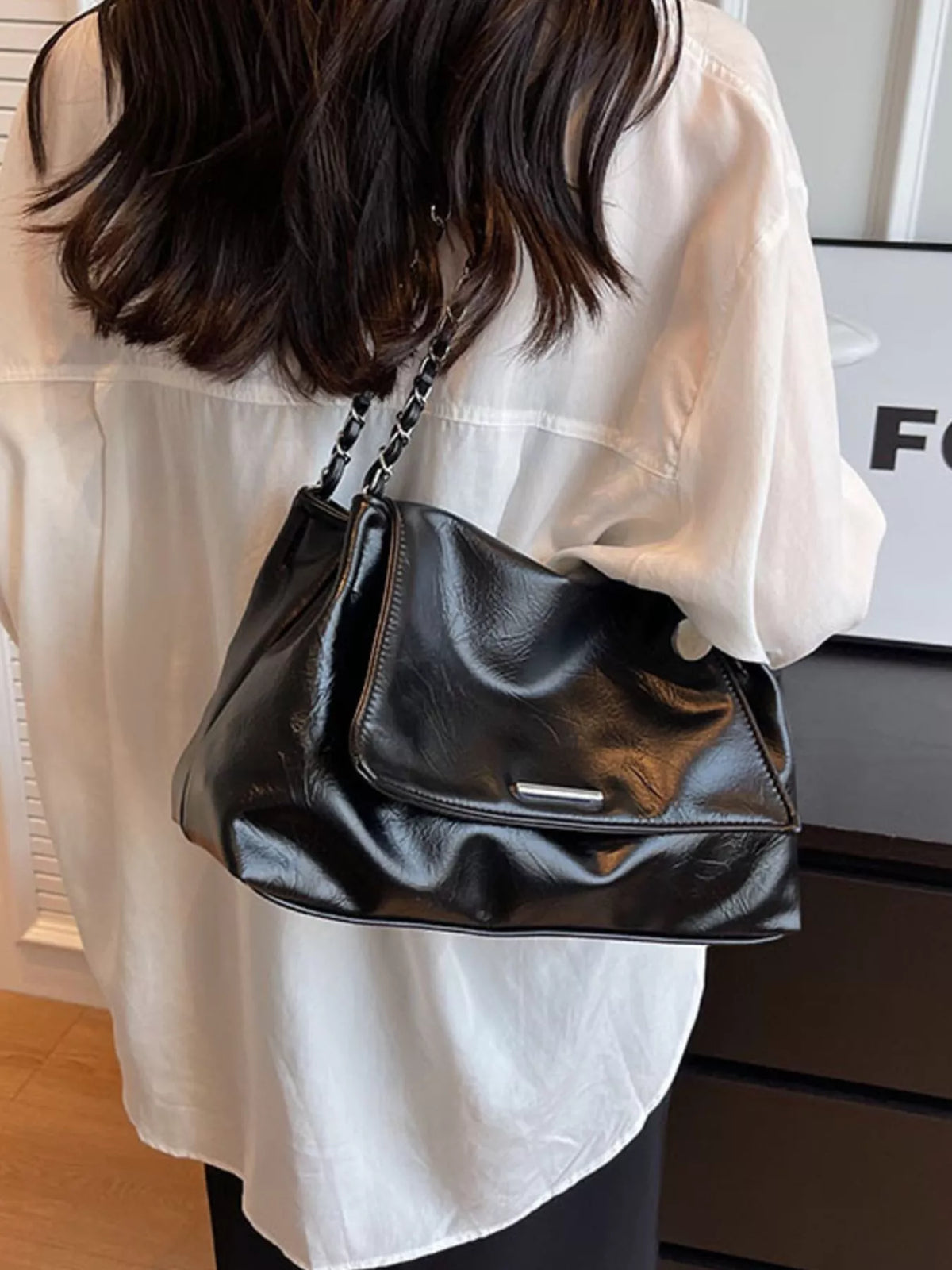 Chain Strap Shoulder Bag - Lilixa.store